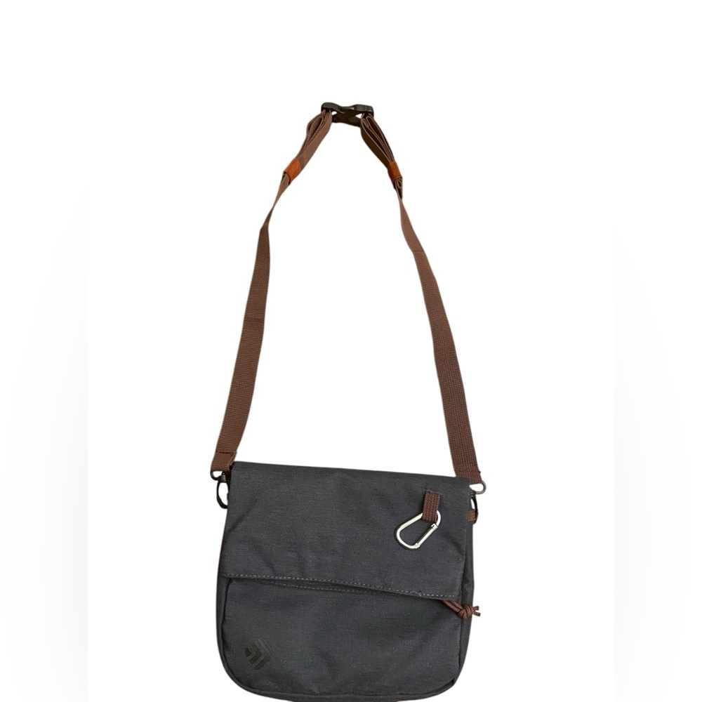 📌 EUC Outdoor Products Navy Burgundy Crossbody Bag Travel Hiking Purse